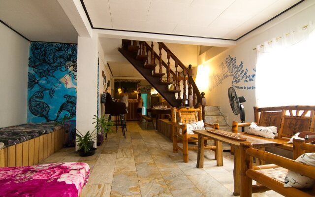 Go Surfari House