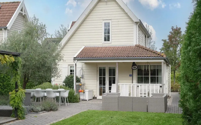 Zeeland Retreat; Sauna and Seaside Charm