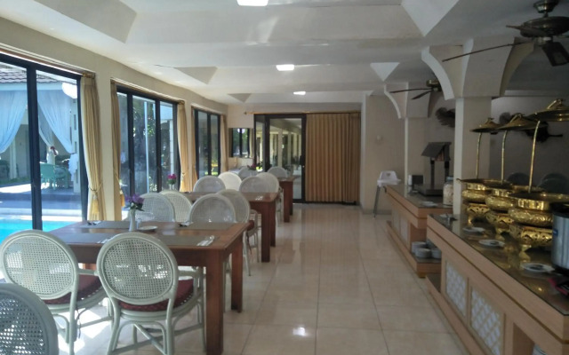 Hotel GRAND ROSELA Yogyakarta