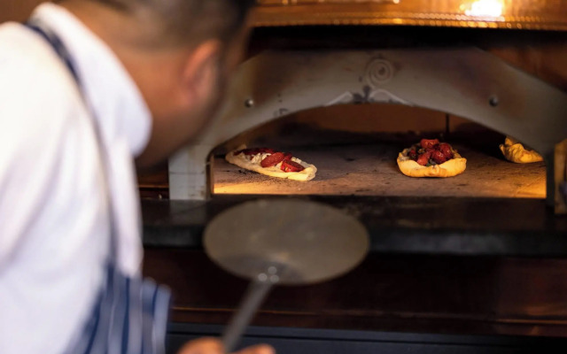 Holiday Inn Manchester Airport by IHG