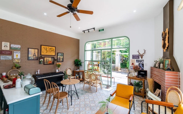 Nang House Homestay