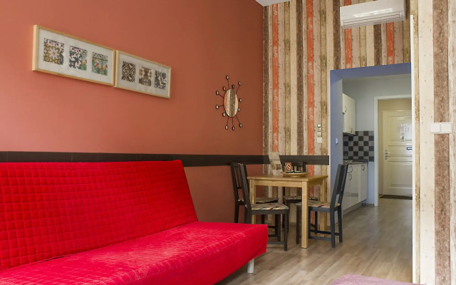 Royal Court Apartments