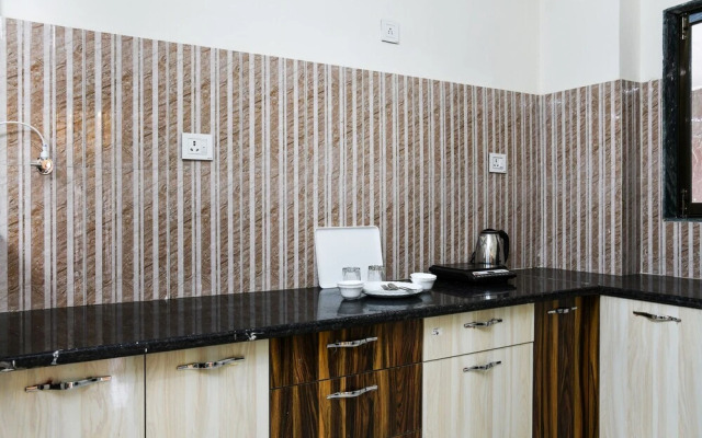 Amar Kunj Apartment by OYO Rooms