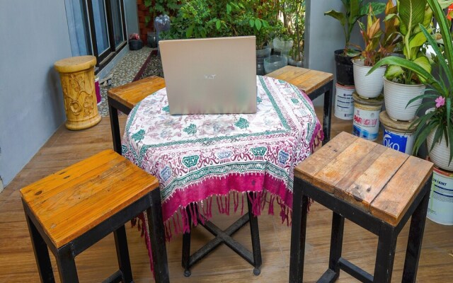 OYO Life 93382 Gajayana Kost Female Only Syariah