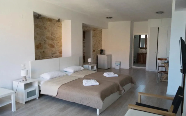Volakas Beachfront Suites