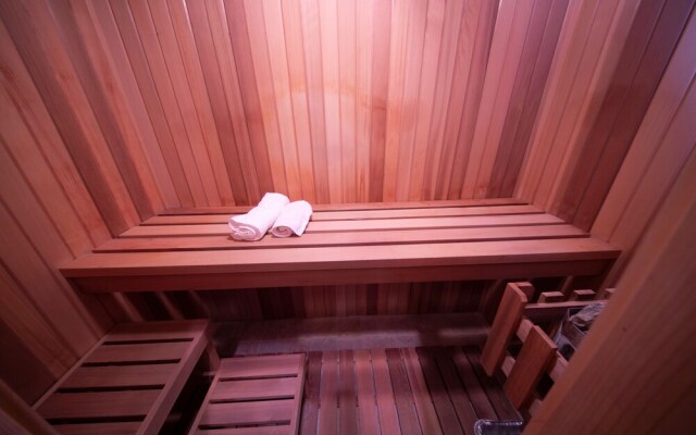 3br Ski-in, Ski-out & Private Sauna 3 Bedroom Condo by RedAwning
