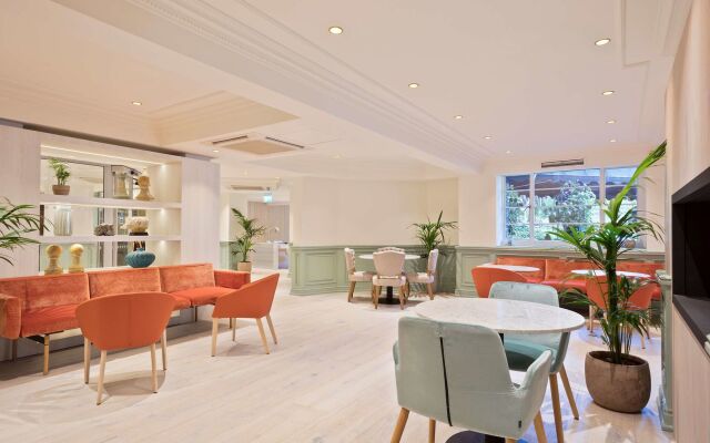 Melia White House Apartments