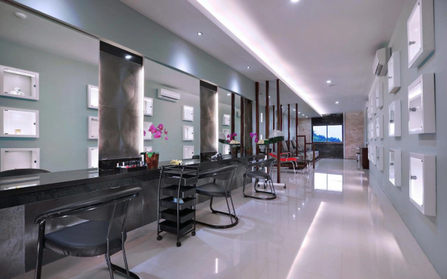 Famous Hotel Kuta