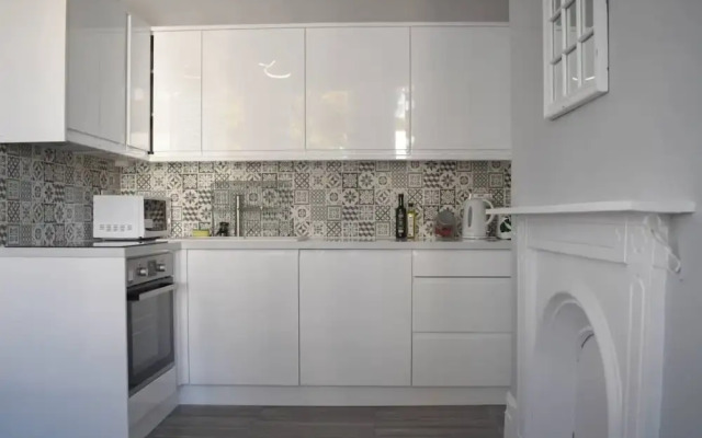 Contemporary 2 Bedroom Flat in Brighton