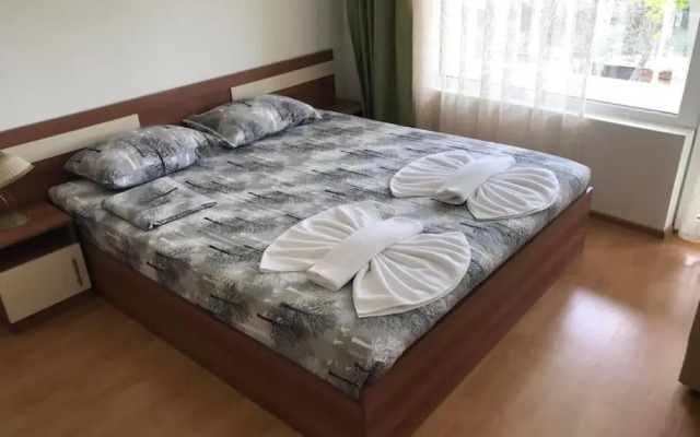 Amazing 2 bedroom apartment next to the beach