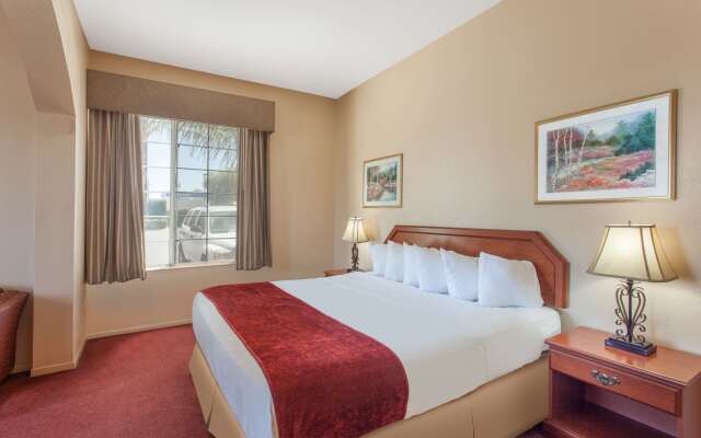 Ramada by Wyndham Fresno Northwest