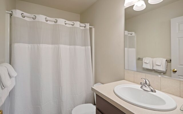 Old Mill Magic 2 Bedroom Townhouse by RedAwning