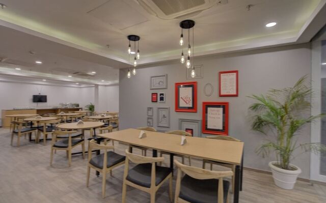 OYO Townhouse 114 Eureka Grand