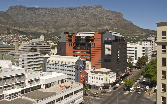 Cape Town Lodge Hotel