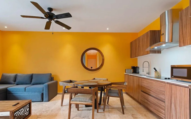 1 Br. LX Amenities Prime Location