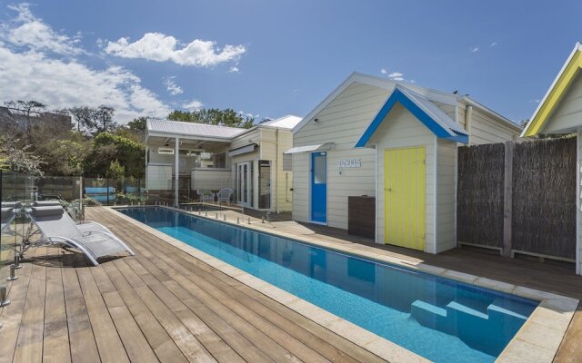 Nautilus - sparkling pool and walk to Sorrento