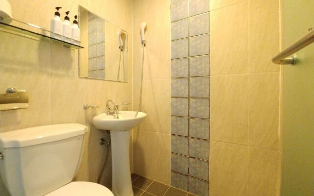 Road Myeongdong Guesthouse