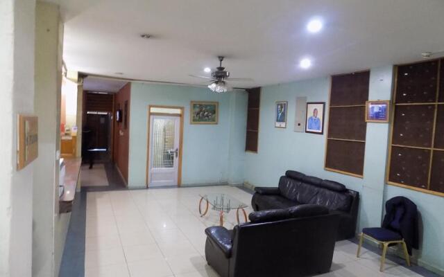 Aponye Hotel