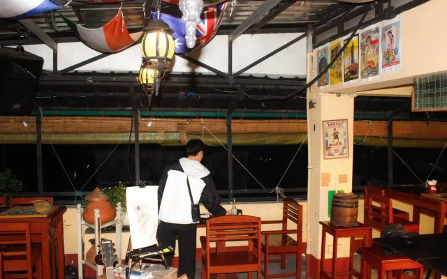 Yama Hotel & Rooftop Bar