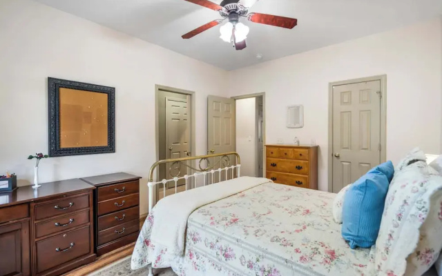 The Charming Retreat For 6!
