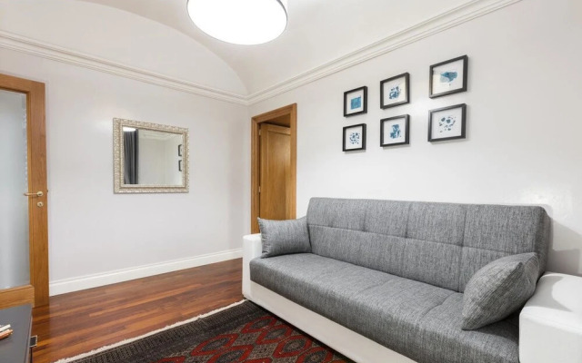 Modern and Elegant Flat Near Termini Station