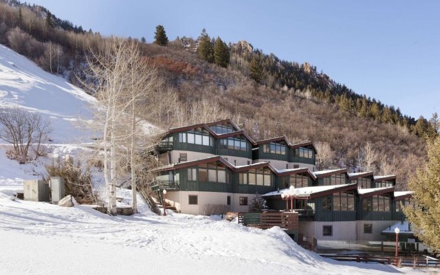 Shadow Mountain Condos by iTrip Vacations Aspen Snowmass