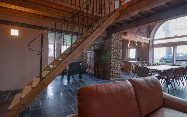 Very spacious house with sauna, spa and countryside views