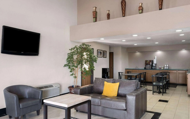 Travelodge by Wyndham Tucson AZ