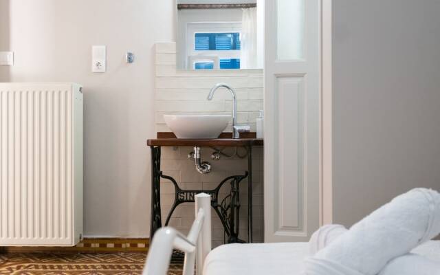Grandma's Chic Home in Chania Venetian Harbor