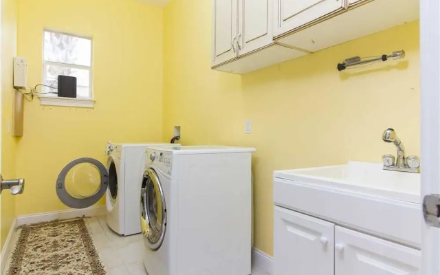 Sea Star Palace - Six Bedroom Home