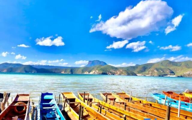 Lugu Lake · Clouds Lakeside Luxury Vacation Homestay