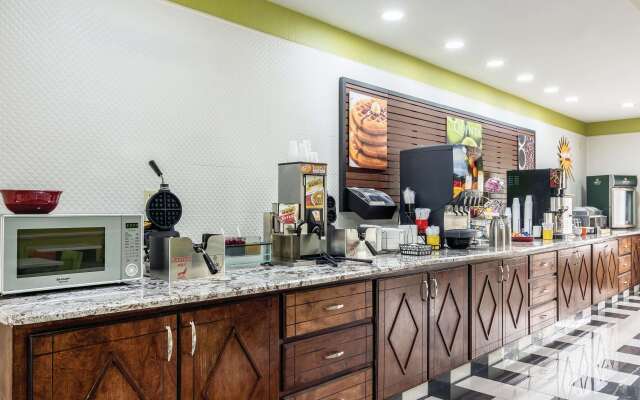 La Quinta Inn & Suites by Wyndham Prattville