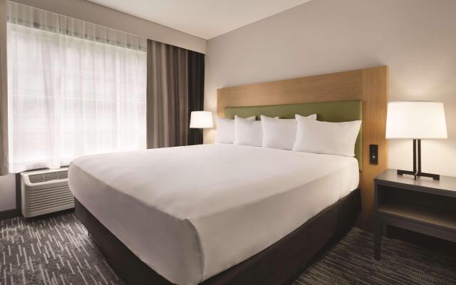 Country Inn & Suites by Radisson, Detroit Lakes, MN