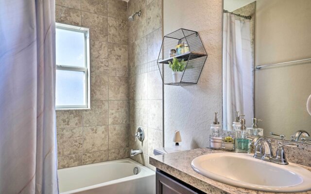 Eagle Lake Home < 7 Mi to Legoland!