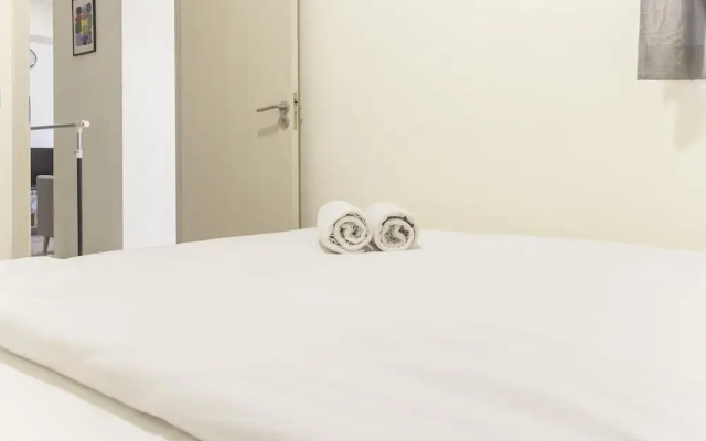 Homey and Cozy Stay 2BR at Meikarta Apartment – Guest Rooms – Cibatu