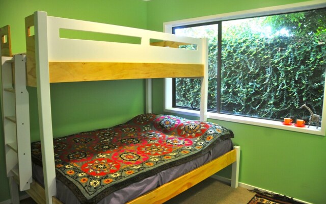Art BnB Devonport