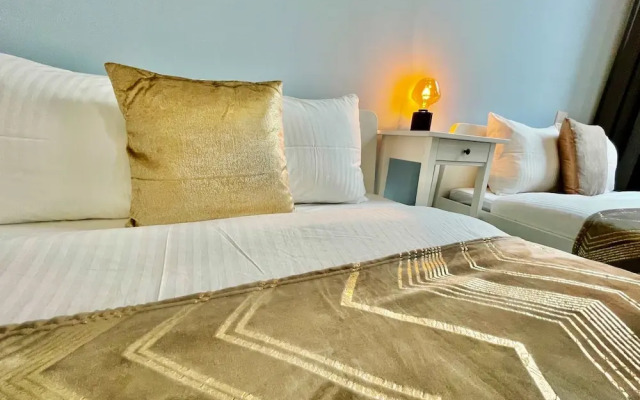 Luxury 2BR 2BA Near Fashion District by Oneluxstay