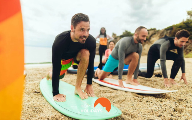 #094 Lovely Oura Beach Flat Only 5m NewTown