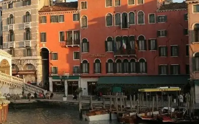 Rialto Apartments