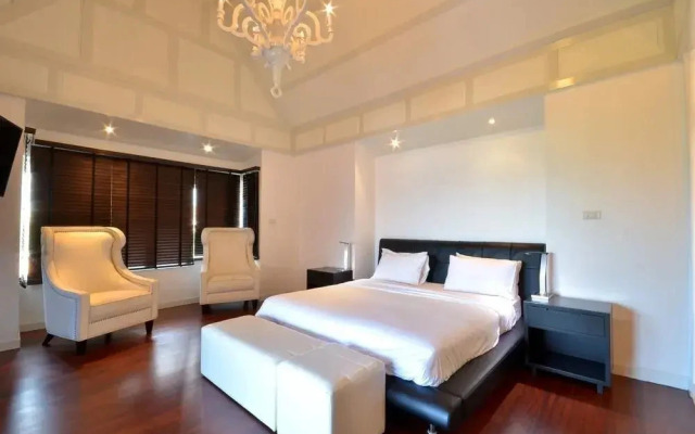 Luxury 5 Stars Beach Villa 6 Beds