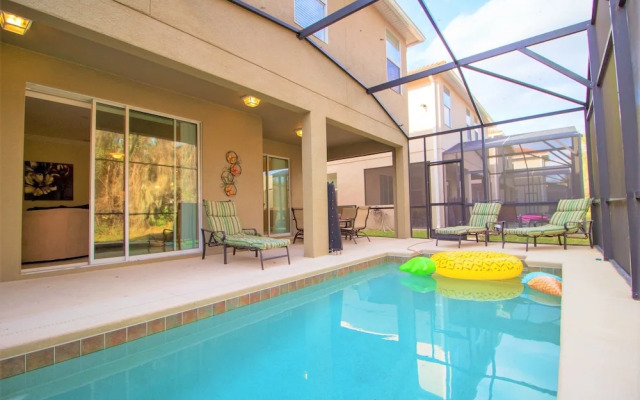 Paradise Palms 8876