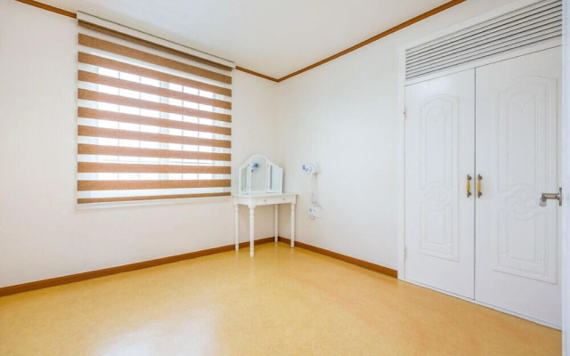 Gajok Pension