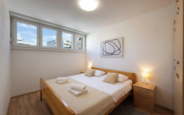 Apartment Toma, Modern Suite In Quiet District