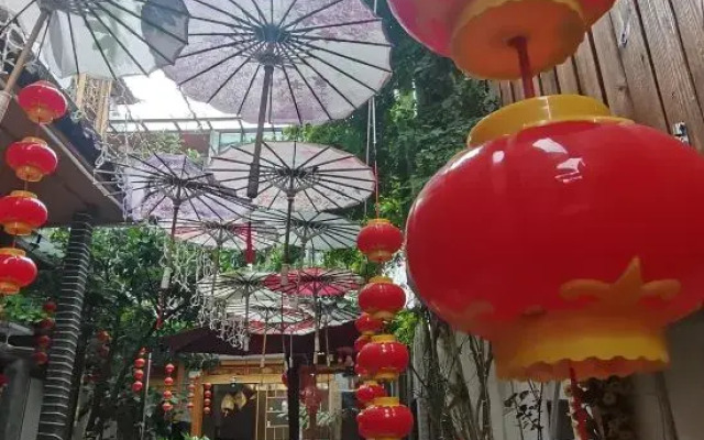Dali Yuji Courtyard