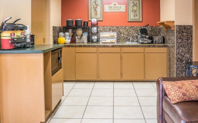 Motel 6 San Marcos, TX - North
