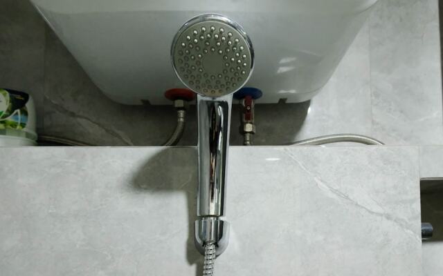 Spacey And Homey 2Br At Supermall Mansion Apartment