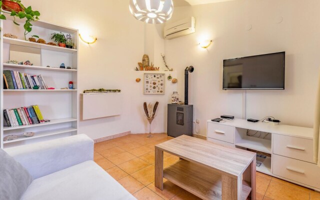 Nice Apartment in Premantura With Wifi and 2 Bedrooms