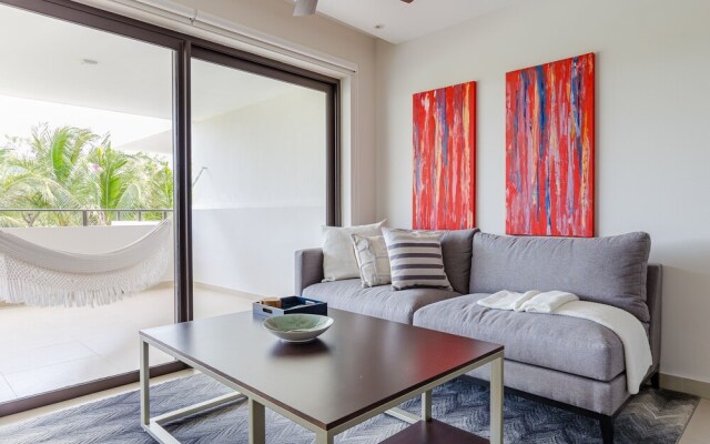 Maxim E 305 2 Bedroom Condo by Redawning