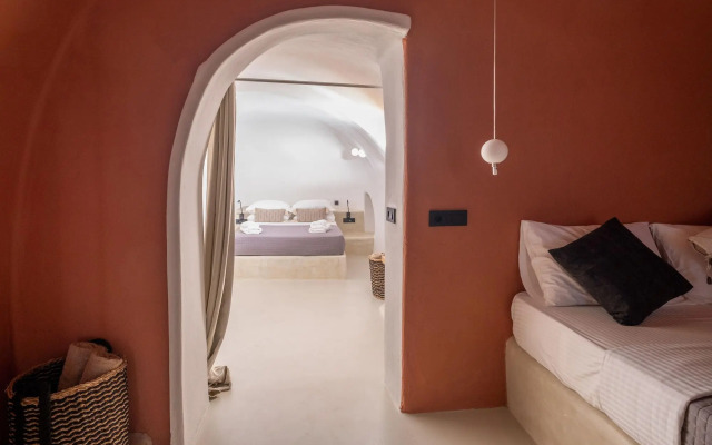 SantorOia Luxury Suites