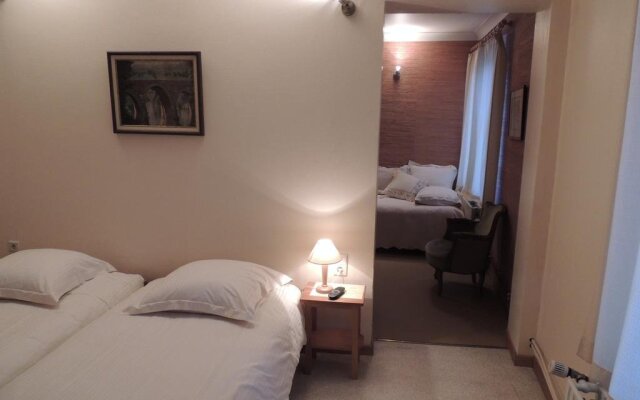 Hotel Beau Rivage and Restaurant Koulic